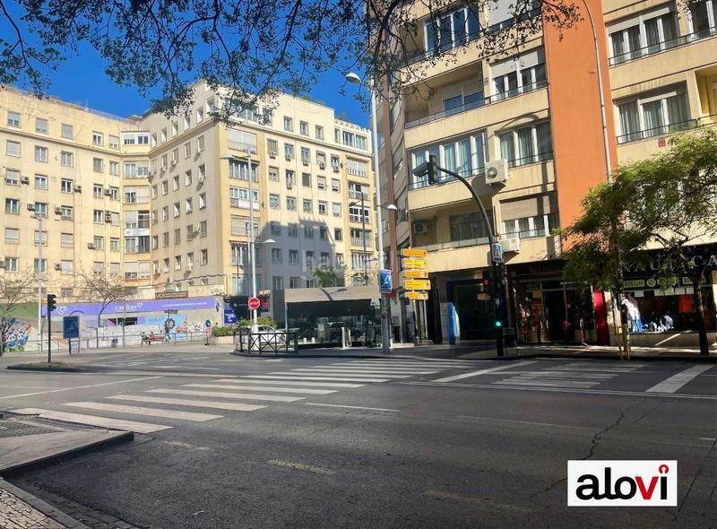 Foto 34d4fbbe-9c9b-45f7-979d-b5569beecb1e. Alquiler local comercial  junto a recogidas! en Granada