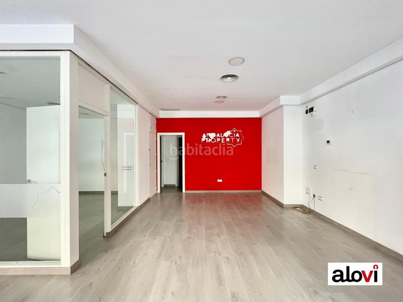 Foto 4574475f-3fb6-4356-85ab-49d649fcd13a. Alquiler local comercial  junto a recogidas! en Granada