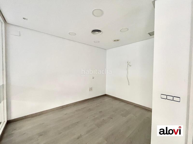 Foto 4e8e4d64-7f35-4ae9-a804-dcce8b4da566. Alquiler local comercial  junto a recogidas! en Granada