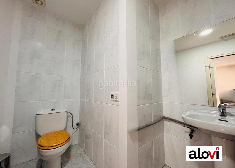 Foto 6a07b586-d2ca-463f-8534-b30dd3a24e64. Alquiler local comercial  junto a recogidas! en Granada