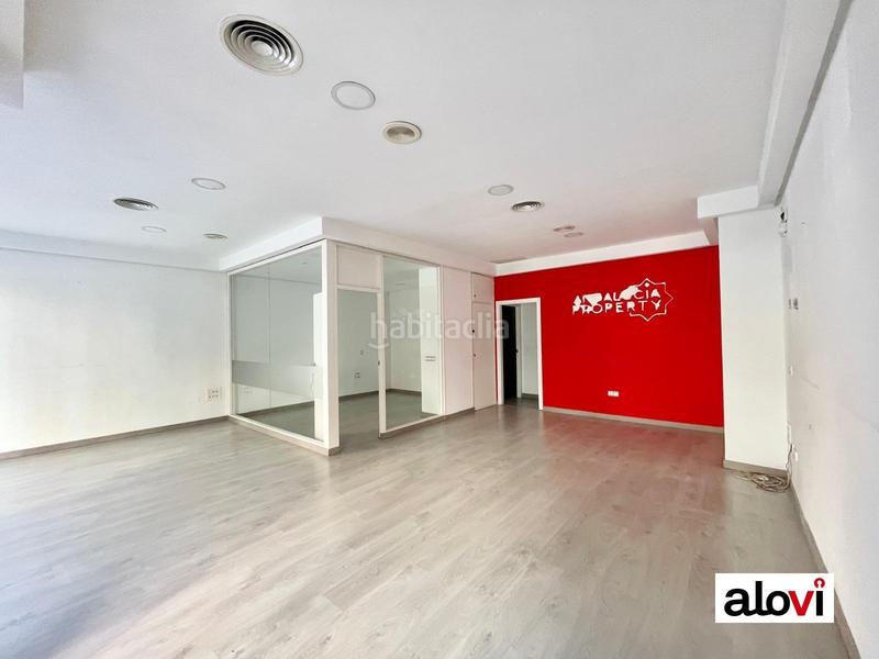Foto bf897e12-b659-4c07-a553-bf9e7a5217d8. Alquiler local comercial  junto a recogidas! en Granada