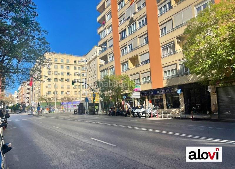 Foto c3a08aa1-4daf-4414-b1e4-42d752e2209b. Alquiler local comercial  junto a recogidas! en Granada