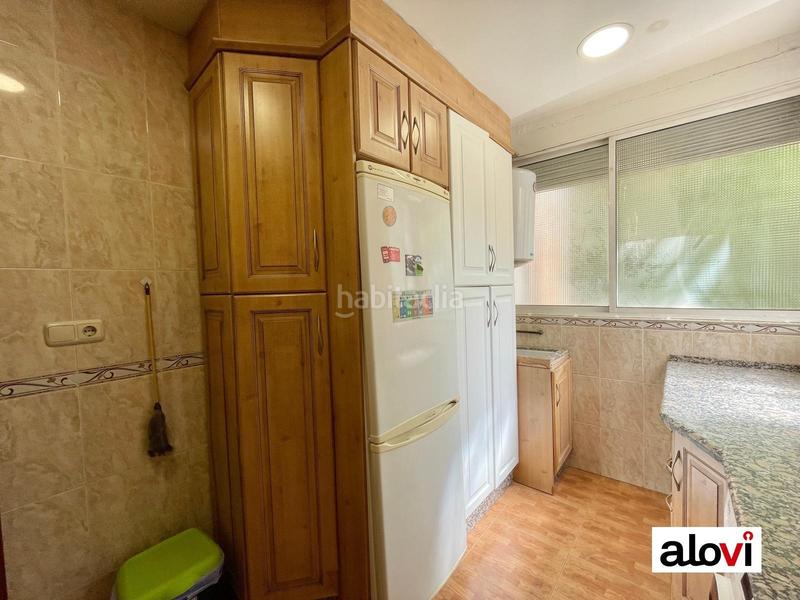 Foto 1875411c-b2ab-4393-adc3-a4ce63cd4233. Alquiler piso vivienda 4 habitaciones para estudiantes en zona villarejo en Granada