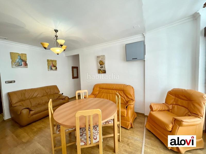 Foto 1a2a34f7-69f4-4143-92ce-c20d7006428e. Alquiler piso vivienda 4 habitaciones para estudiantes en zona villarejo en Granada