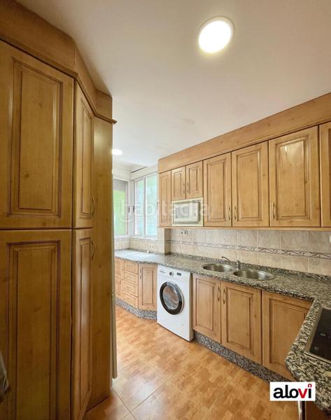 Foto 2b84d755-286c-4af4-8e55-1e5539141df6. Alquiler piso vivienda 4 habitaciones para estudiantes en zona villarejo en Granada