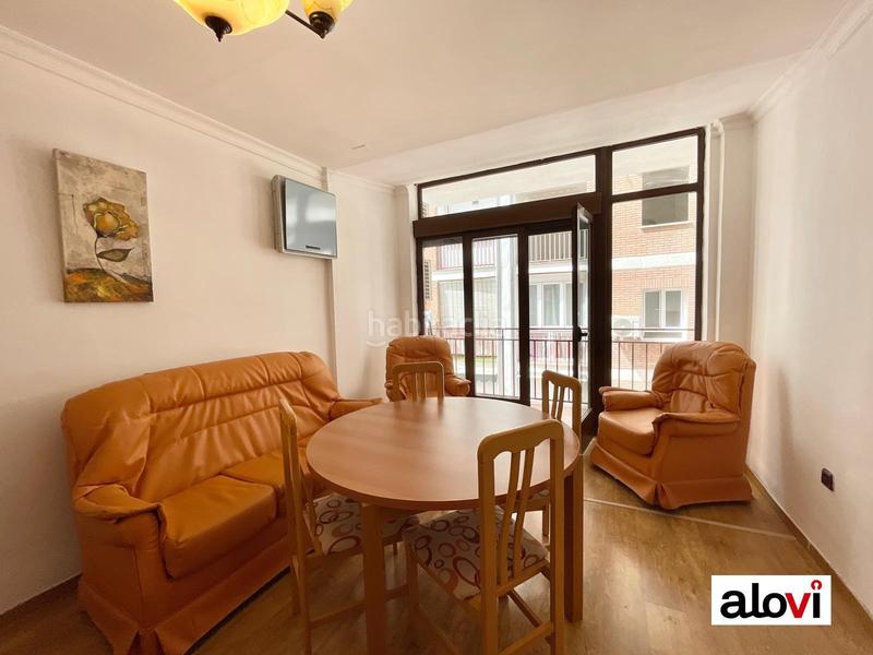 Foto 46895fc7-d9b0-4db2-842d-0d1de1ef5434. Alquiler piso vivienda 4 habitaciones para estudiantes en zona villarejo en Granada