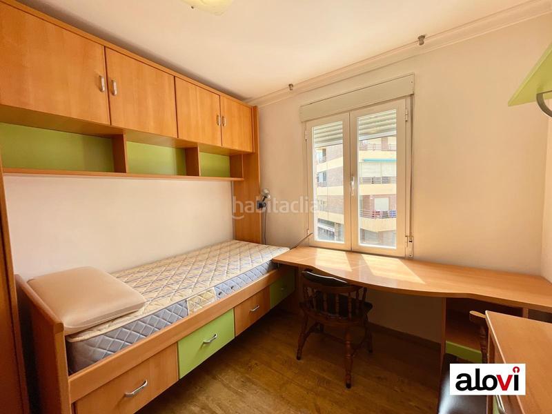 Foto 73951fad-844d-4a64-9828-810928ef9b65. Alquiler piso vivienda 4 habitaciones para estudiantes en zona villarejo en Granada