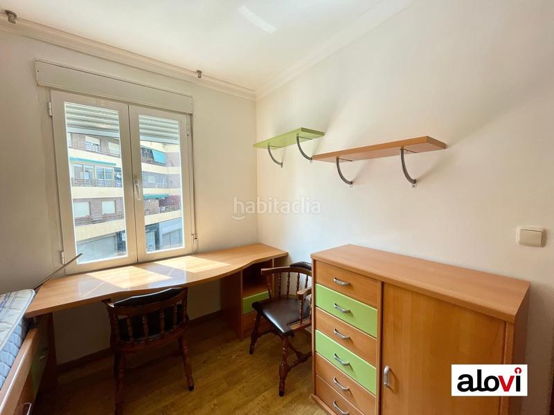 Foto 73b6bfd3-3b95-4aec-8833-0170e2915108. Alquiler piso vivienda 4 habitaciones para estudiantes en zona villarejo en Granada