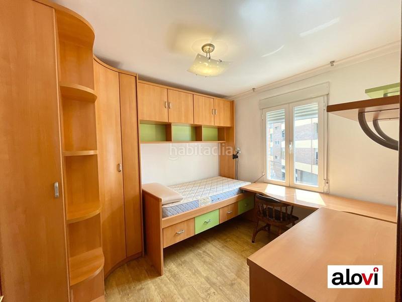 Foto 931e96c8-26f6-4c8c-a1d9-2094f5a73c7f. Alquiler piso vivienda 4 habitaciones para estudiantes en zona villarejo en Granada