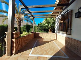 Location Chalet à Crta. De la Sierra. Sensacional chalet, en excelente urbanización en granada, vistas