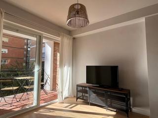 Rent Flat in Cartuja. Piso de 3 dormitorios con terraza reformado a estrenar