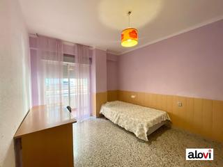 Rent Flat in Camino de Ronda. Piso de 3 habitaciones junto a hipercor!