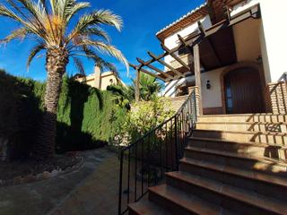 Lloguer Xalet  Calle sala dos hermanas. Sensacional chalet, en excelente urbanización en granada, vistas