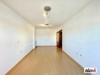 Miete Etagenwohnung in Cerrillo de Maracena - Periodistas. Piso de 3 habitaciones en cerrillo maracena, sin amueblar!
