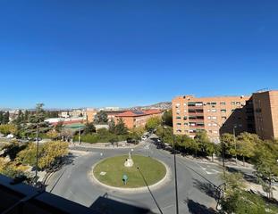 Location Appartement  Calle calle félix rodríguez de la fuente. Piso de 3 habitaciones junto a la feria de muestras!