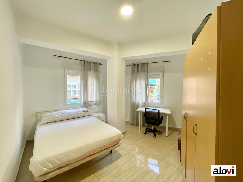 Foto 24bec907-c5ca-4393-a20f-cb99a7888422. Alquiler piso  de 4 habitaciones en Plaza de Toros! en Granada