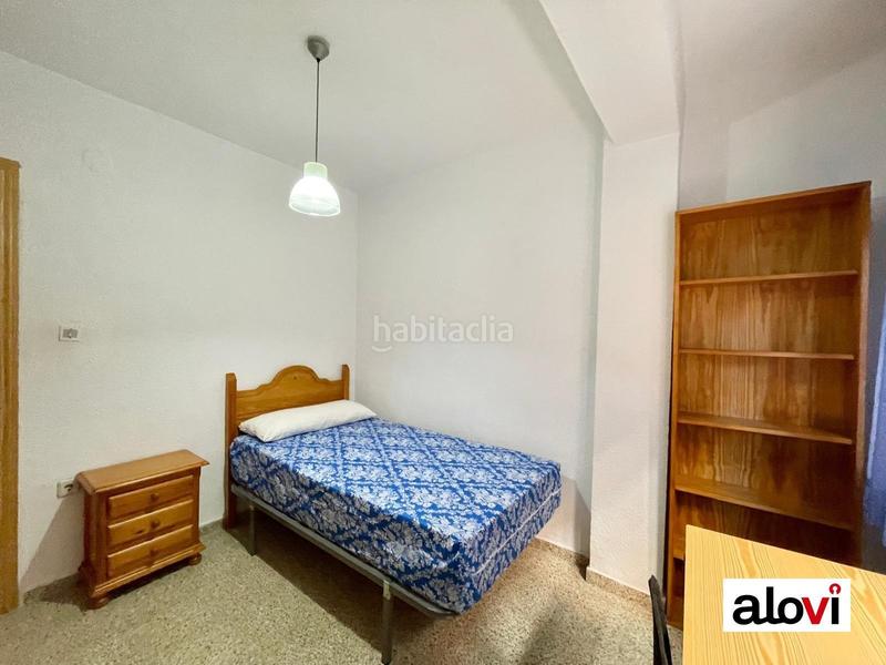 Foto 2a9d8b9e-4c93-4808-90d8-a9956e486fe5. Alquiler piso  de 3 habitaciones junto alhamar! en Granada