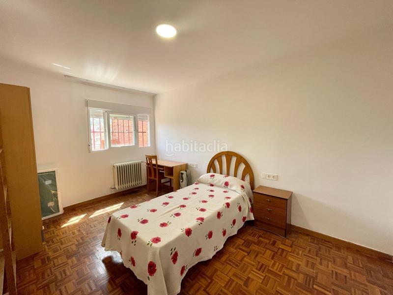 Foto 960e9ab1-4a46-4e36-8ae6-27b5bd1d4f37. Alquiler piso  de 3 habitaciones en avenida de madrid! en Granada