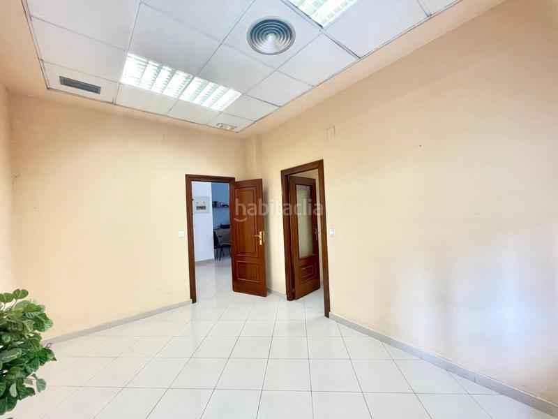 Foto 1fbf3924-4e52-424e-b97e-2a6c4742b32e. Alquiler local comercial fantástico local junto a Plaza de Toros! en Granada