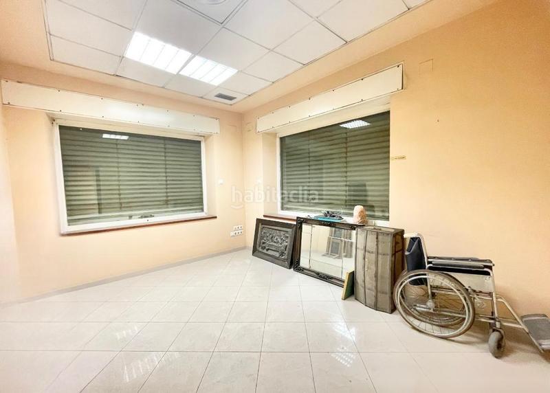 Foto e0409916-1caa-48ea-88da-ab51cd6c03f6. Alquiler local comercial fantástico local junto a Plaza de Toros! en Granada