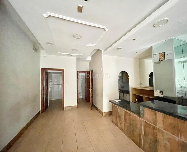 Foto 43afd766-8748-4f9f-9c8f-e2d2986a1539. Location local commercial dans Barrio de Zaidín Granada