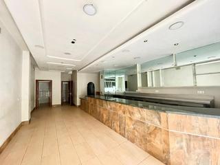 Location Local commercial à Barrio de Zaidín. Oportunidad única! local comercial en alquiler en pleno zaidín,