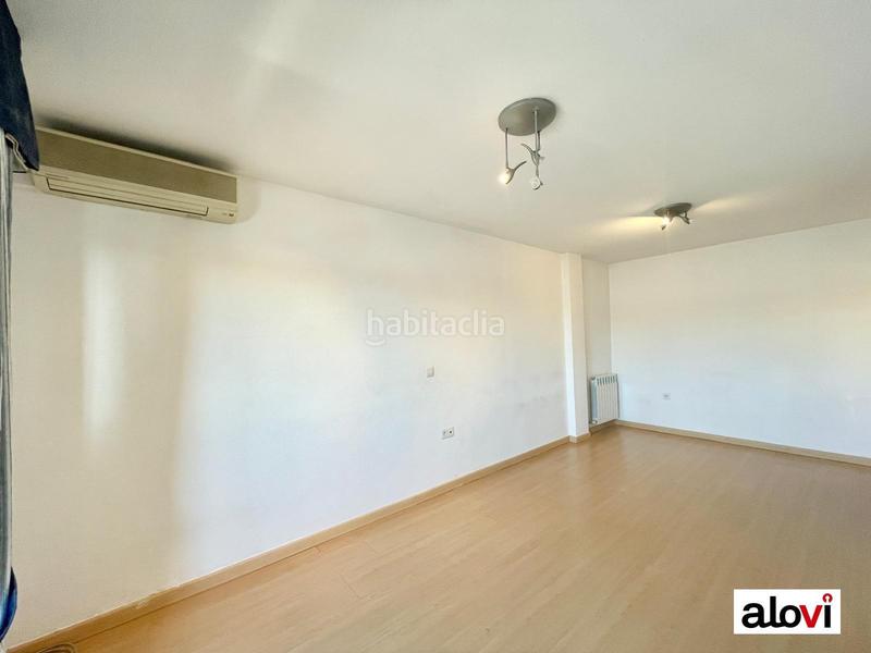 Foto 78ee566b-348d-4afc-9b98-a24a84376b62. Rent flat with heating parking in Cerrillo de Maracena - Periodistas Granada