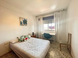 Location Appartement à Campo Verde. Piso de 4 habitaciones, junto a cartuja!