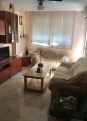 Lloguer Pis a La Cruz. Piso de 4 habitaciones en traumatología, para estudiantes!