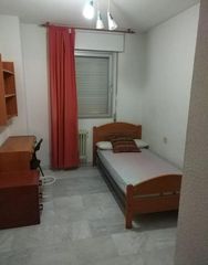 Rent Flat in Joaquina Eguaras. Piso de 3 habitaciones junto a joaquina eguaras!