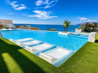 Piccolo appartamento in Sorvilán. Apartamento premium en melicena con vistas al mar y piscina infi