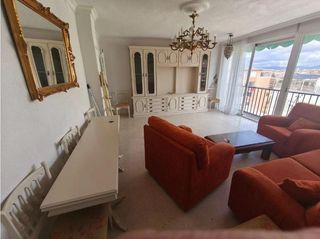 Rent Flat in Barrio de Zaidín. Piso de 3 habitaciones en el zaidin