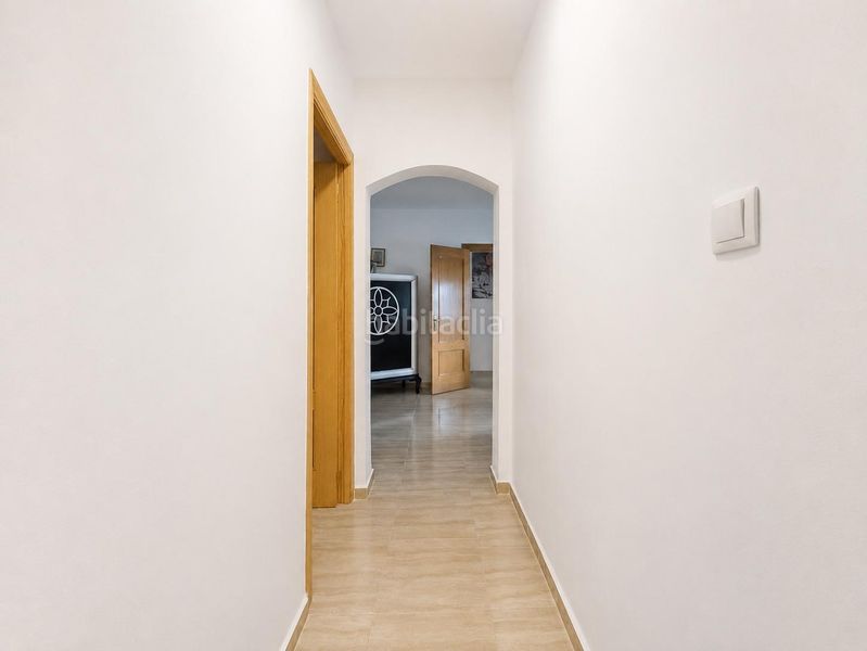 Foto 0f0085cd-c719-47c8-8de1-7d24bbfed4a3. Casa amb aparcament a Albuñol