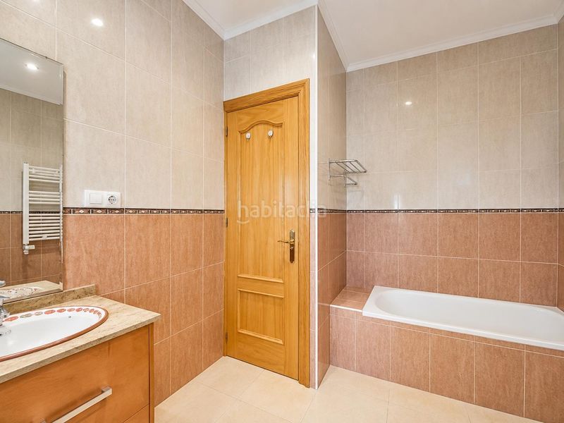 Foto cda104d4-9276-4ff7-b872-9ebcc12daf53. Casa amb aparcament a Albuñol