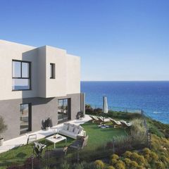 Haus in Lagos. Vivienda unifamiliar de 3 dormitorios frente al mar en vélez mál