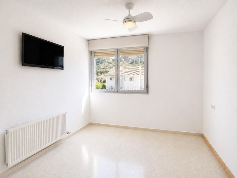 Foto c910b15b-a01f-409a-972d-76893b22bdd8. Casa amb aparcament a Lancha del Genil Granada