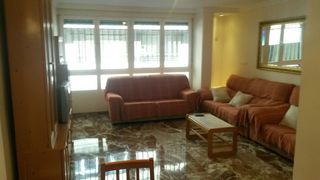 Rent Flat  Calle calle aben humeya. Piso 3 dormitorios en alquiler en alhamar para estudiantes