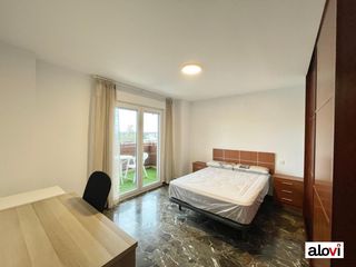 Rent Flat  Calle calle félix rodríguez de la fuente. Piso de 3 habitaciones junto a la feria de muestras!