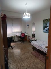 Lloguer Pis a Camino de Ronda. Piso de 3 habitaciones junto a la facultad de ciencias!