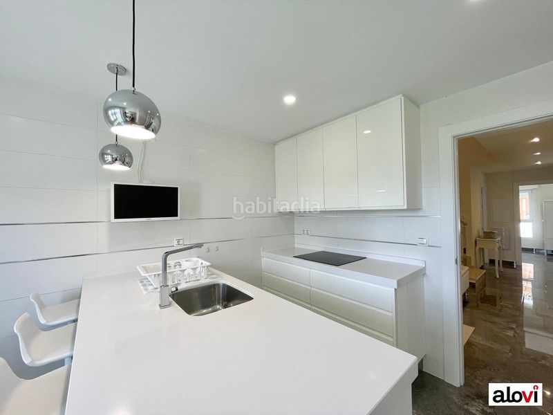 Foto 144afed5-7628-4f77-b748-a4b1ed392828. Alquiler casa espectacular vivienda con piscina privada en exclusiva zona residencial en Ogíjares
