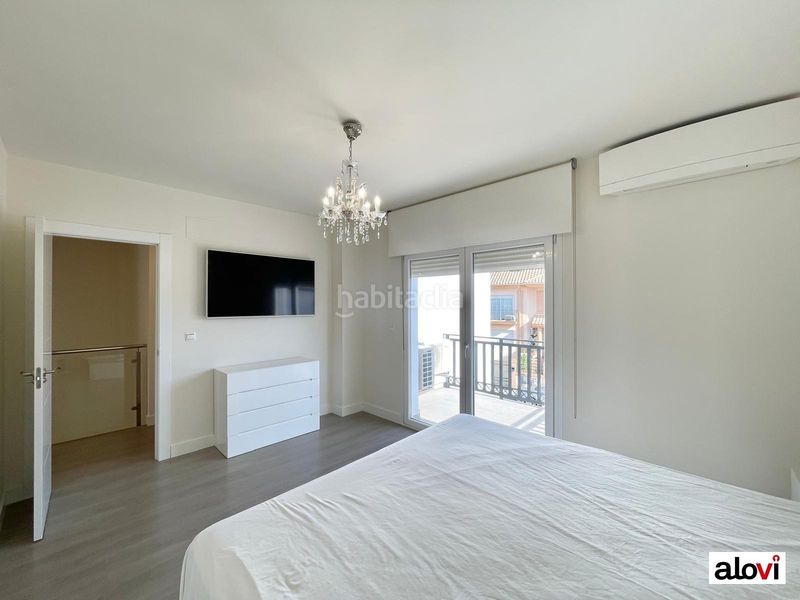 Foto 23b3fc96-d0f3-4a95-a883-15a9eee37ce5. Alquiler casa espectacular vivienda con piscina privada en exclusiva zona residencial en Ogíjares