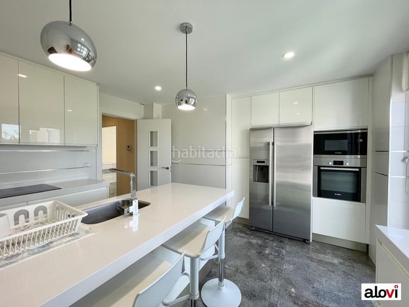 Foto 38ec2a3a-c5c8-44e7-b79f-f85448295c3b. Alquiler casa espectacular vivienda con piscina privada en exclusiva zona residencial en Ogíjares