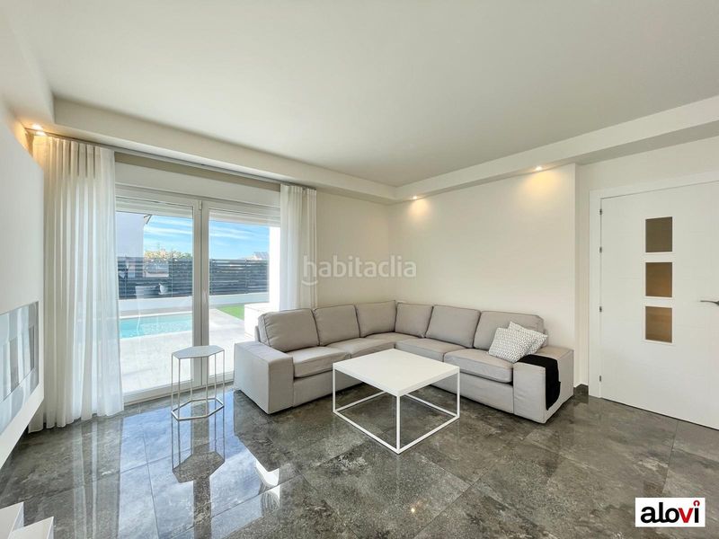 Foto bcc2975d-6be0-4312-9645-d015795725db. Alquiler casa espectacular vivienda con piscina privada en exclusiva zona residencial en Ogíjares