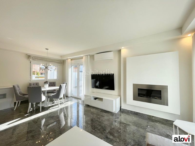 Foto d584298c-ab04-4a26-b268-287c61880f05. Alquiler casa espectacular vivienda con piscina privada en exclusiva zona residencial en Ogíjares