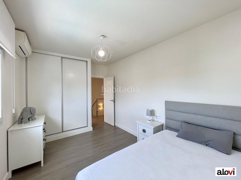 Foto e957765d-69e9-4cc7-96ee-1e88c6355775. Alquiler casa espectacular vivienda con piscina privada en exclusiva zona residencial en Ogíjares