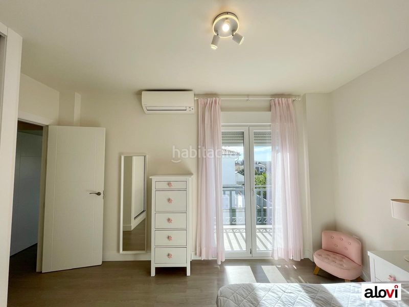 Foto f31622ab-d2b8-4cfc-b563-9f13c272bc34. Alquiler casa espectacular vivienda con piscina privada en exclusiva zona residencial en Ogíjares
