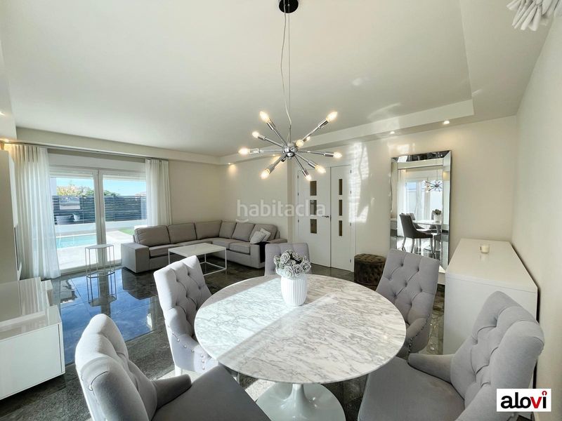 Foto ff85c73f-c047-4edd-8618-a5fcb68a882c. Alquiler casa espectacular vivienda con piscina privada en exclusiva zona residencial en Ogíjares