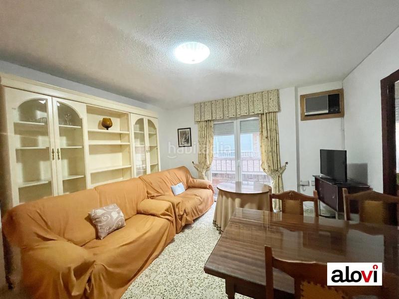 Foto 06a63d06-ec78-4d13-acbb-1bd0420151c6. Alquiler piso  4 dormitorios en Pajaritos para estudiantes en Granada