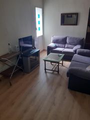 Rent Flat  Calle tejeiro. Piso 4 dormitorios junto recogidas ideal estudiantes