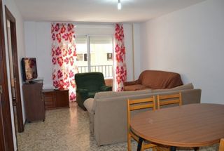 Miete Etagenwohnung  Calle arabial. Piso en alquiler para estudiantes 5 dormitorios en einstein